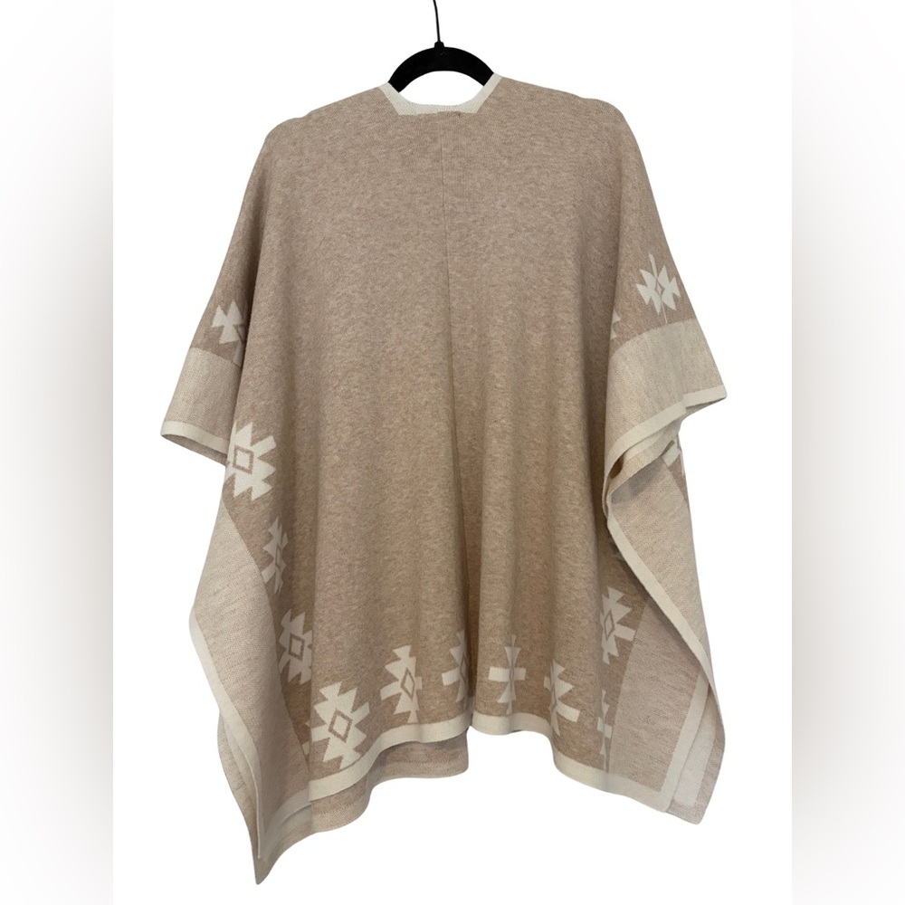 Warm & Cozy Beige Aztec Fall Blanket Poncho Size Large - Picture 3 of 4